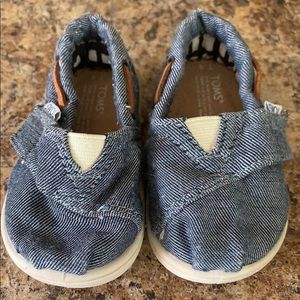 Toms infants size 4